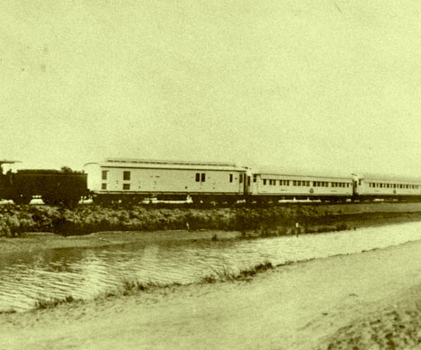 القطار والسفر